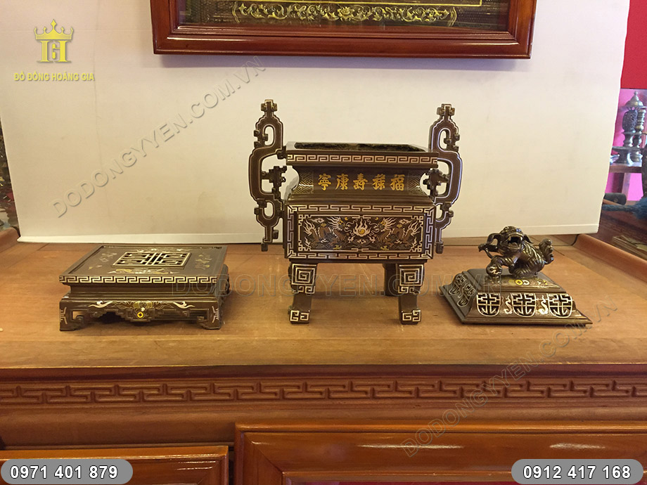 đỉnh vuông khảm ngũ sắc
